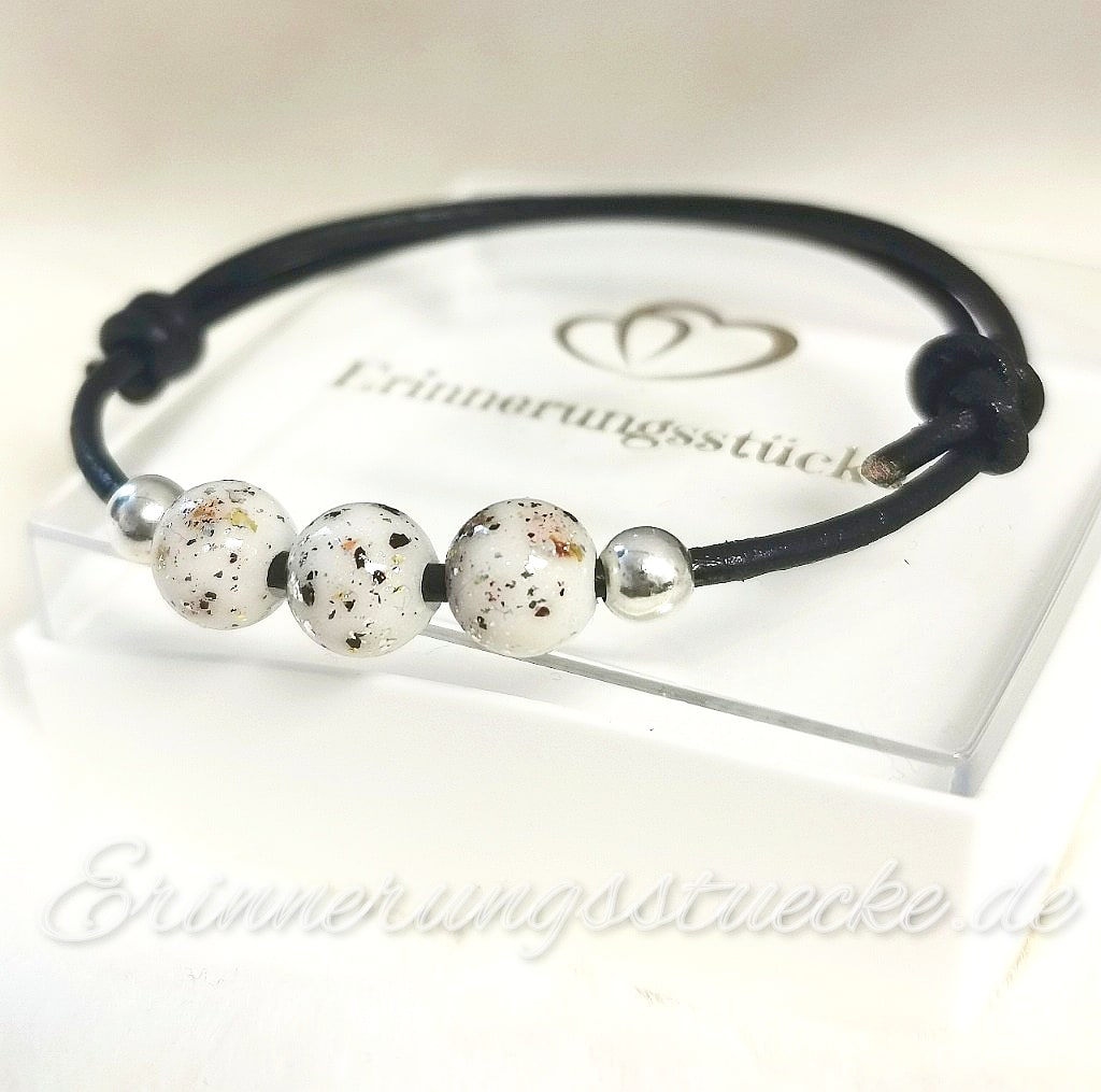 Lederarmband mit Muttermilchperle